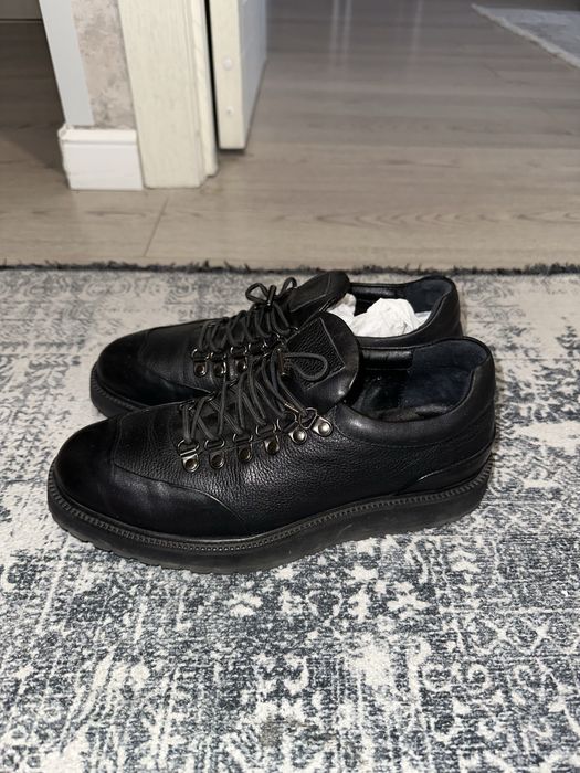 Продам ботинки весенние