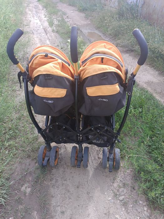 Продам коляску для двойни.