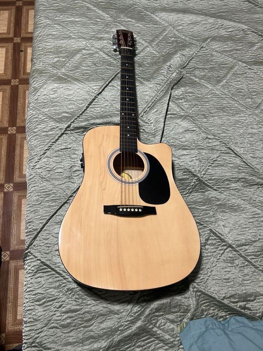 Электро акустическая гитара