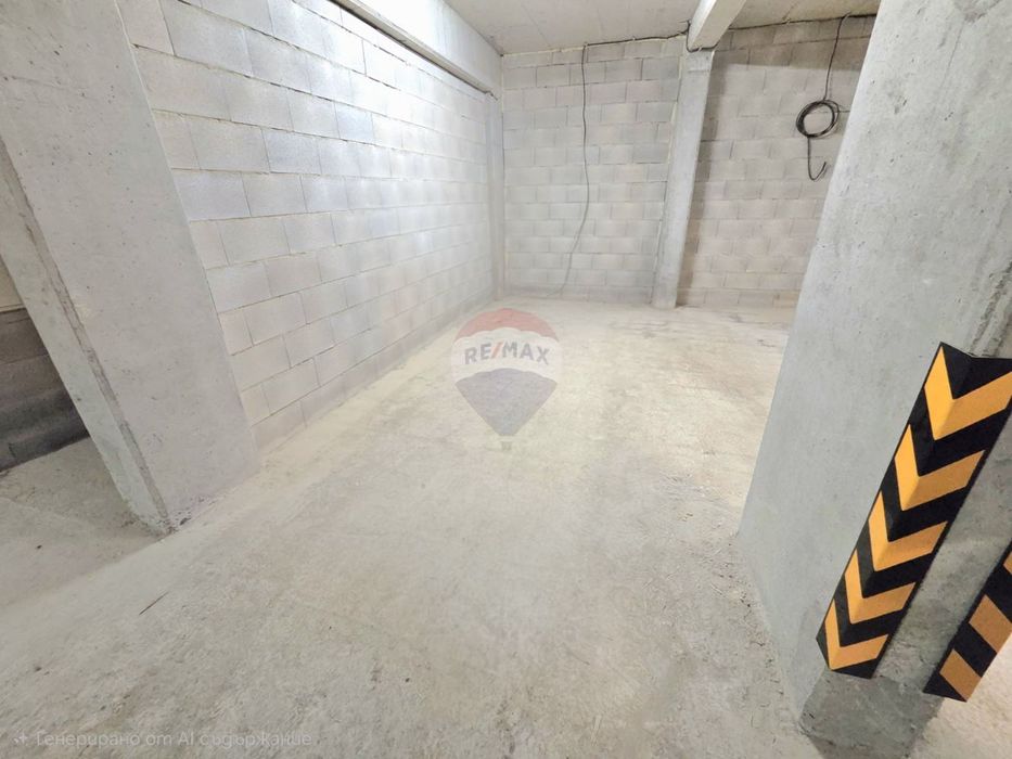 Продава се Гараж / Паркомясто в Варна, Терапевтична болница - 1223 кв.м за 14 €/кв.м - Снимка #1