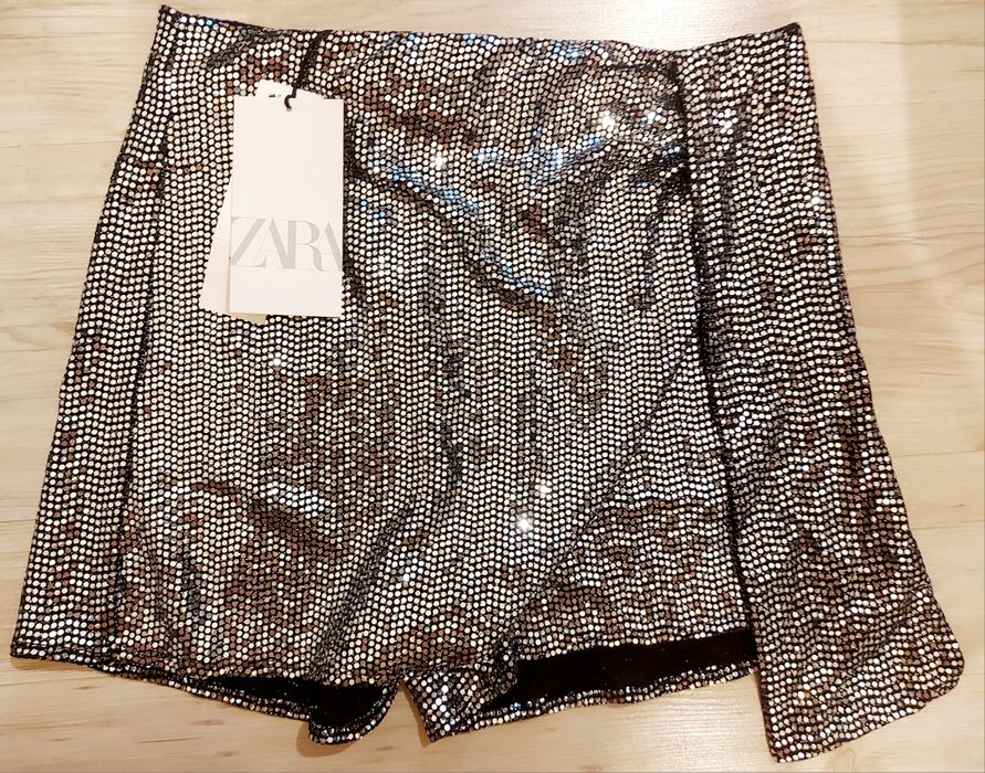 НОВИ Пола панталонки Zara размер Xs