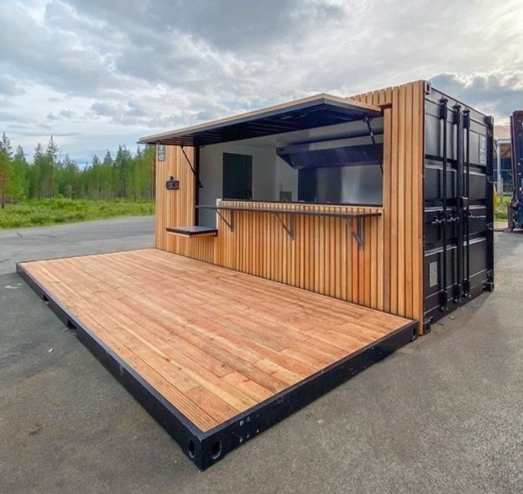 Case pe structura metalica îlvelit cu panou sendwichi