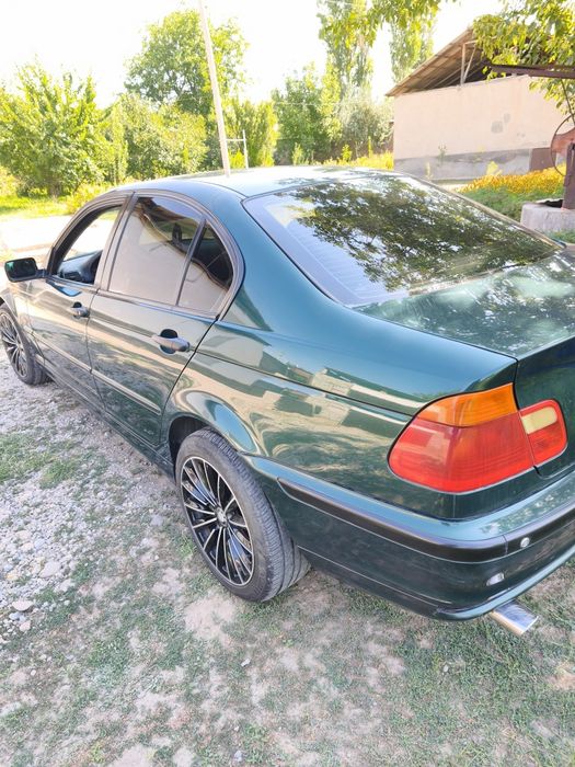 BMW srochniy sotiladi