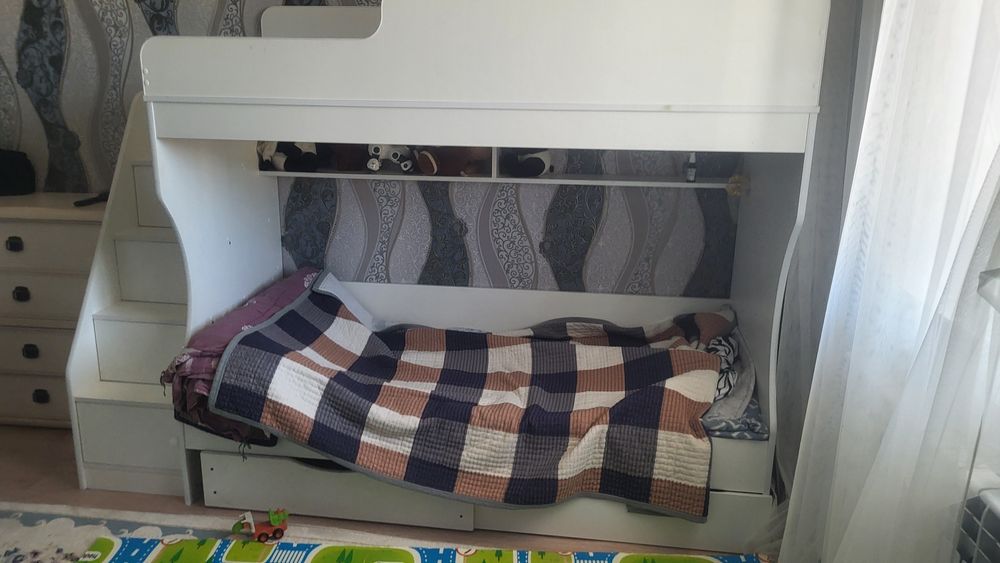 Продам двухъярусную кровать