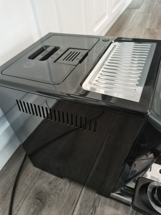 DeLonghi  Eletta