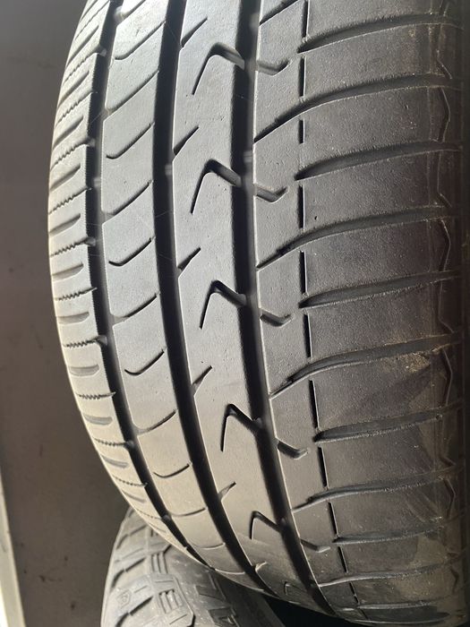 Шины 215/50/17 пара бу TOYO