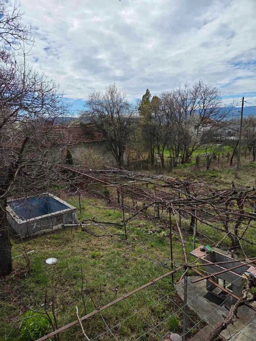 Продавам имот в с.Долна Диканя
