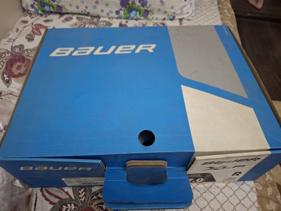 Продам Коньки BAUER