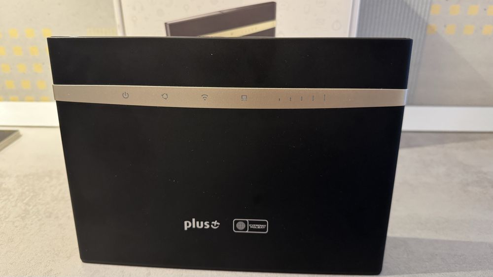 Router Huawei 4G  cu SIM . Model B525.