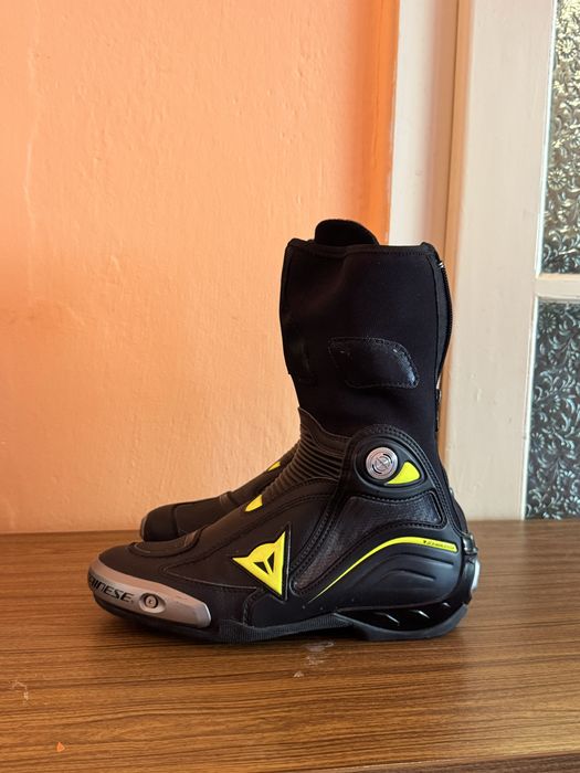 Vând cizme moto Dainese Axial D1