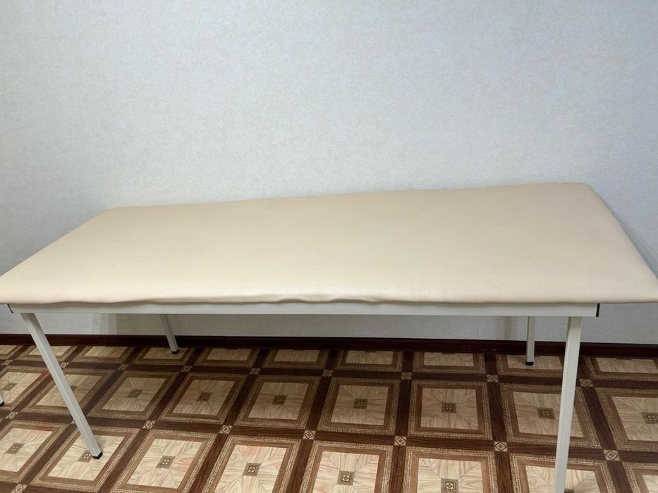 Продам 2 кушетки