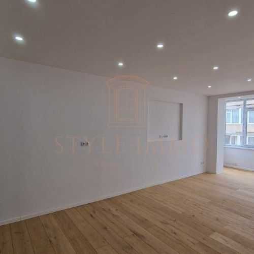 Продава се Тристаен апартамент в Разград, Център - 70 кв.м за 1929 €/кв.м - Снимка #1