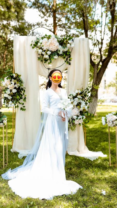 Свадьебное платье 25,000