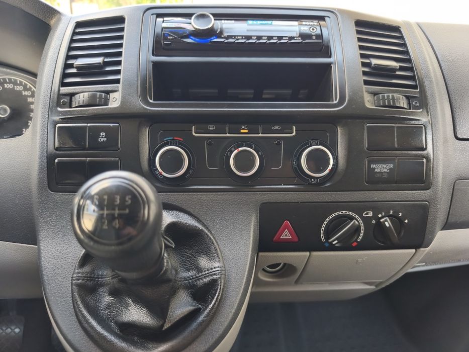 Autoturism Volkswagen Transporter T5 facelift, 9 locuri, M1, 2.0 TDI, euro 5, 194964 km reali, aer condiționat, import Olanda