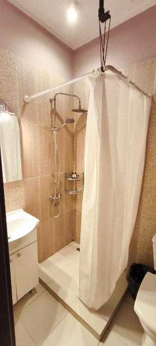 2 apartamente confortabile in curtea privata, cu locuri de parcare
