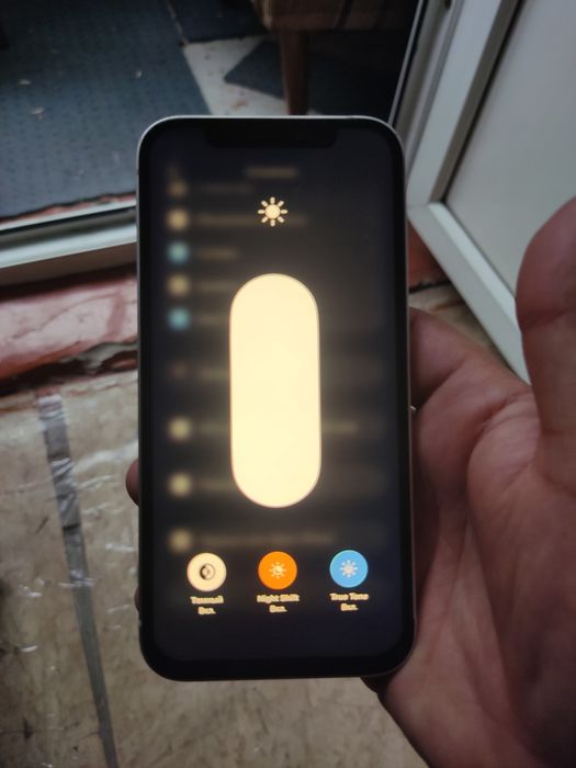 Продам iPhone 12
