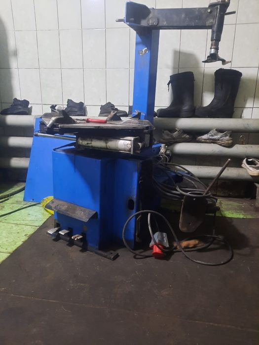 Станок шиномонтажый