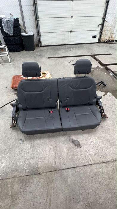 3 ряд сидений LX570