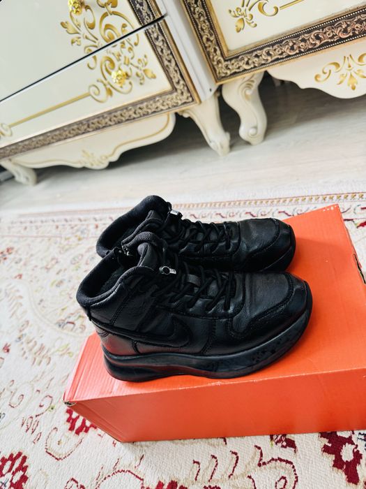 Кроссовочное ботинки от Nike (Осень,Весна)