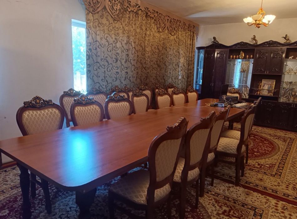 Стол и стулья комплект