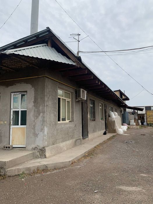 Продаётся 1 600 м² производственный цех.