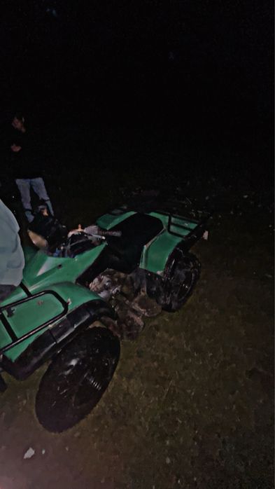 Vând atv de 250cc