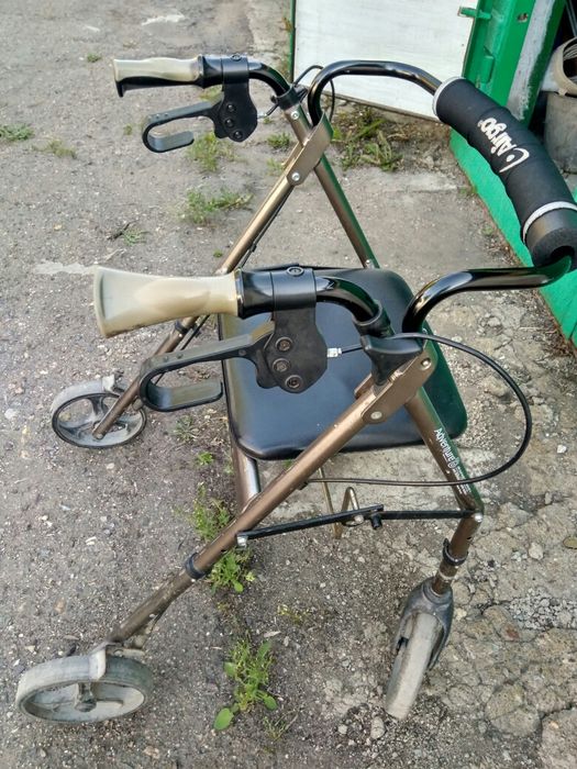 Коляска для реабилитации