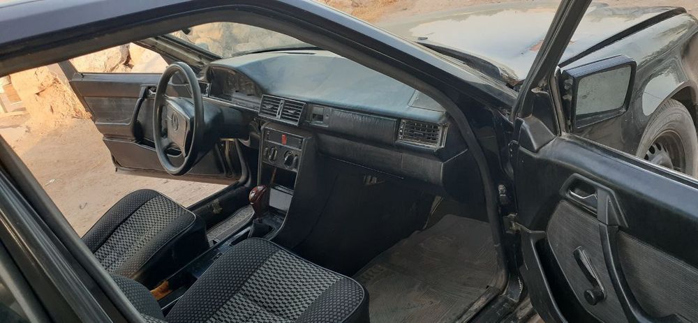 Продам авто мерс 124 в нерабочем состоянии