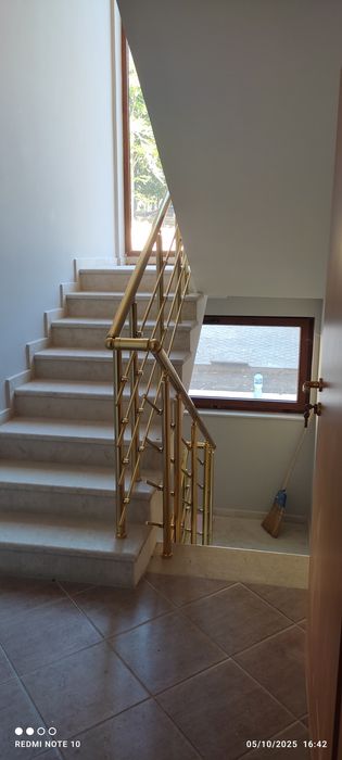 Алуминиеви пейка и парапети