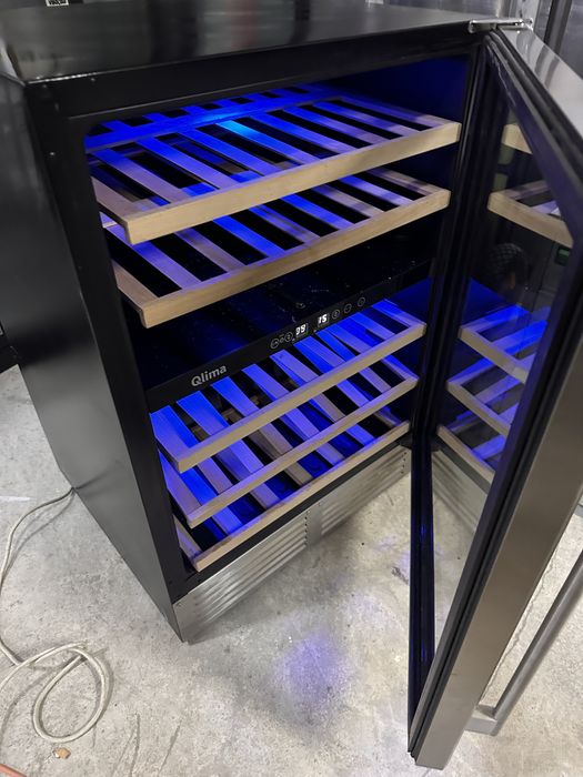 Хладилна витрина за вино