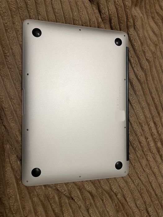 Продам MacBook air 13 2017