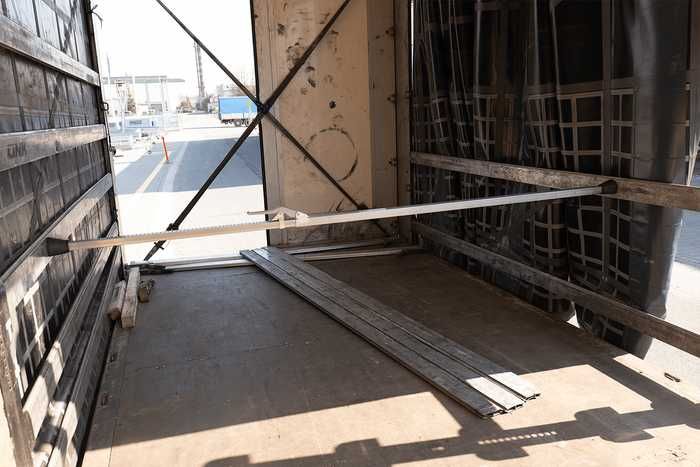 Групажна дъска стоманена (карго бар) 1.88-2.85м