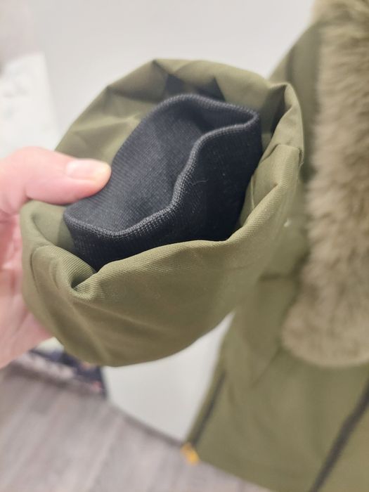 Продам куртку демисезонную