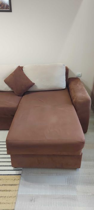 Ъглов диван с функция сън и ракла