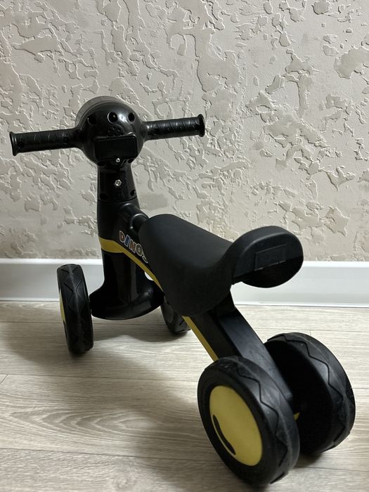 Продам беговел новый