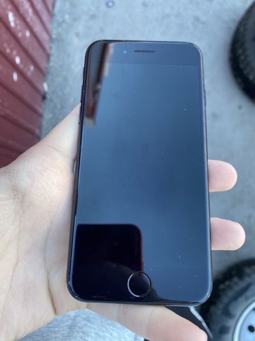 Iphone SE на 128гб 2020