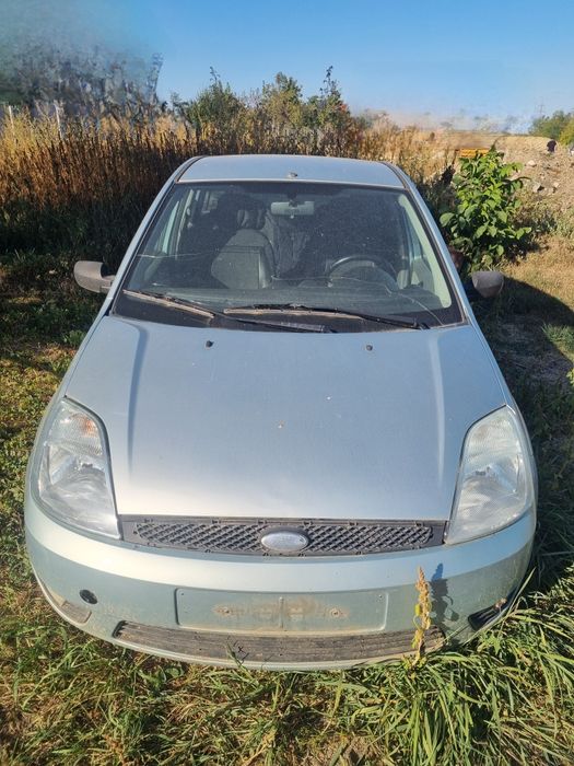 Ford Fiesta 2003 - Se vinde ÎNTREAGĂ pentru piese / donatoare