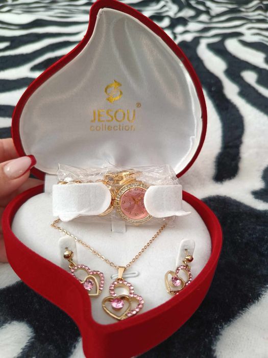 Se vinde set dama

160 lei 
1 buc
25 curier
(Killa)