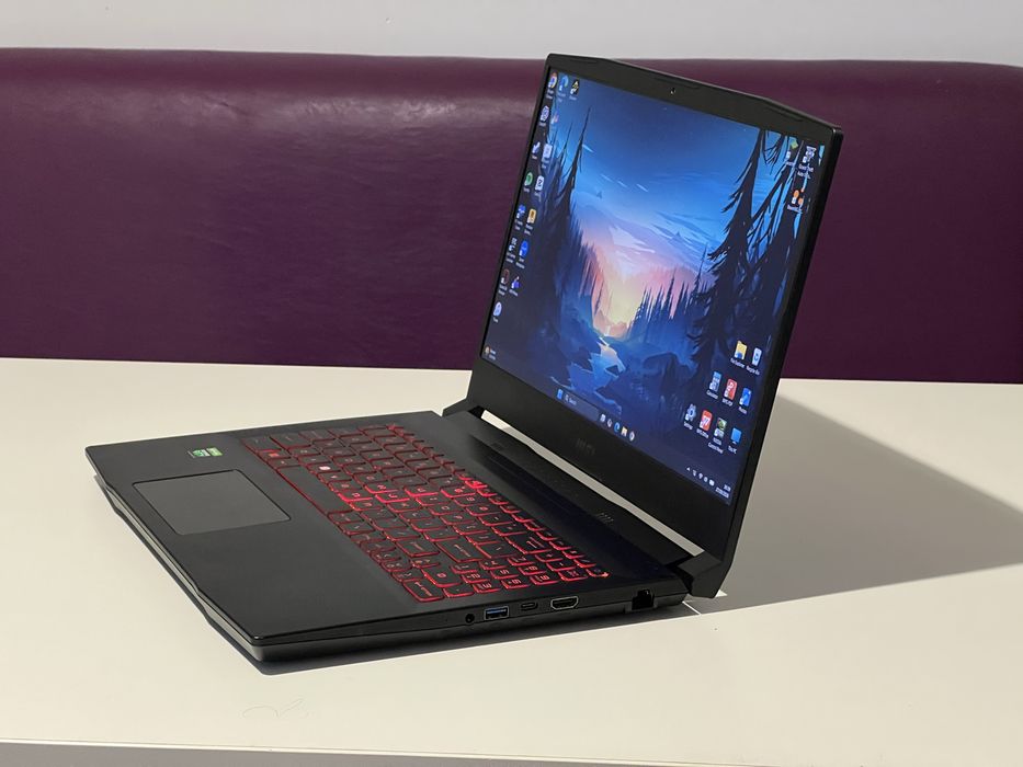 Laptop MSI RTX 3050 144 HZ i5-11400H 16 GB RAM 512GB SSD Tastatura iluminată