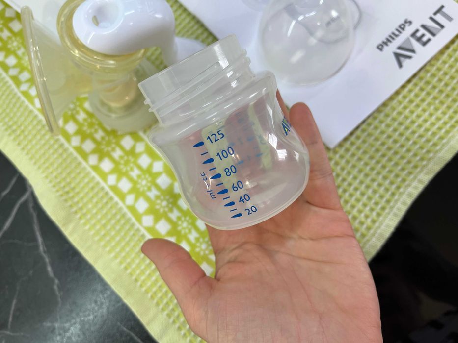 ручной молокоотсос  от Philips Avent