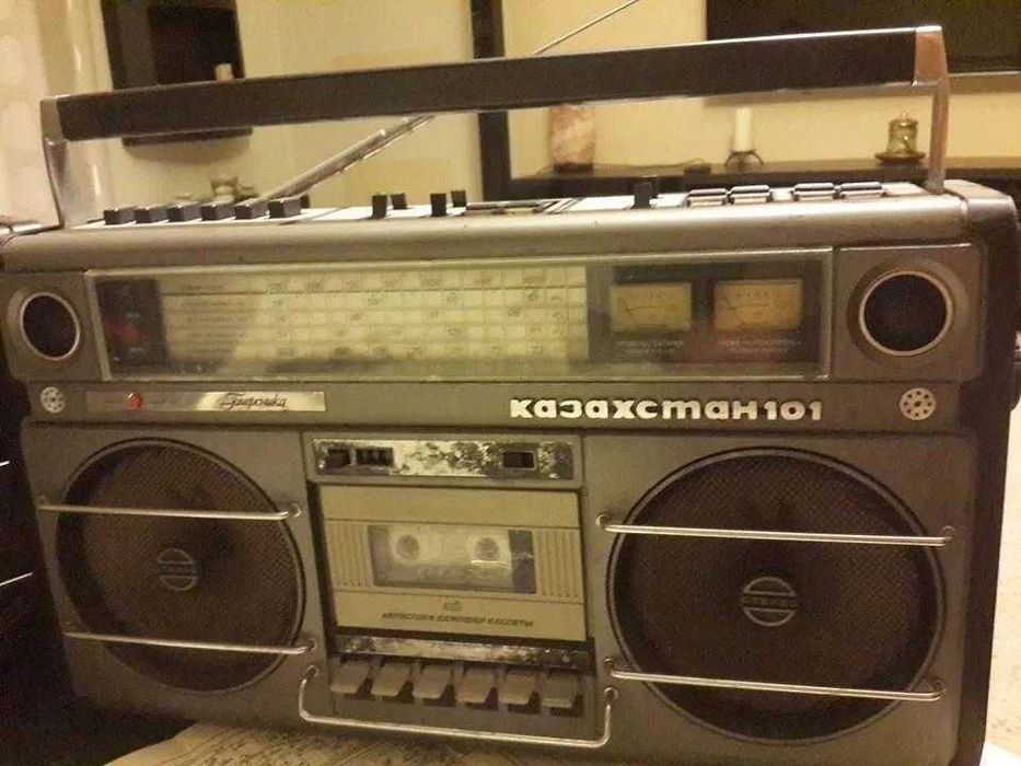 Редкая магнитола ( магнитофон ) «Казахстан-101С» из первой партии.