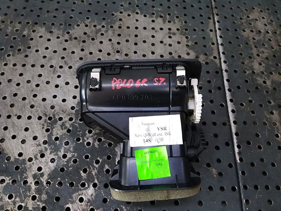Grila ventilatie bord stanga vw polo 6r 6r0819703