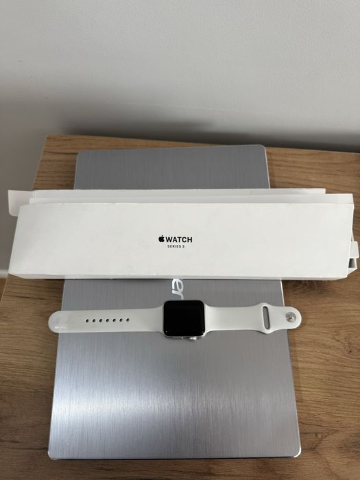 Apple watch series 3 , 42 Mm