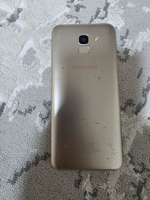 Samsung J6 32гб память