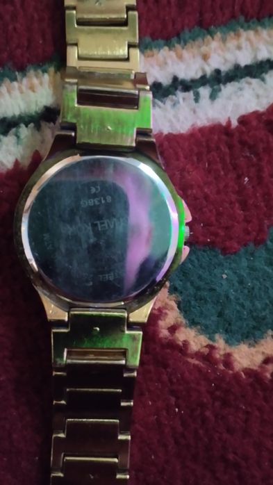 Продам часы работы