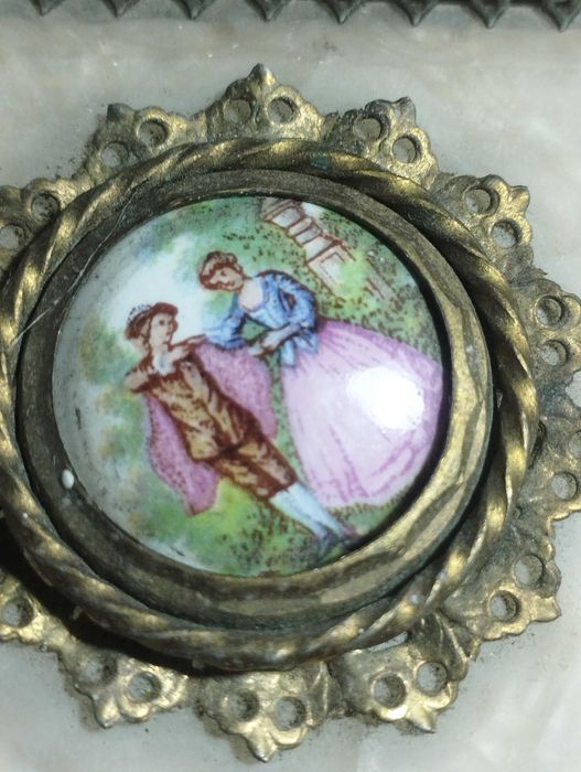 Уникална винтидж бижутерка в стил Fragonard