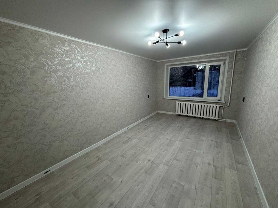 Продаётся 1-комнатная 9 мкрн.