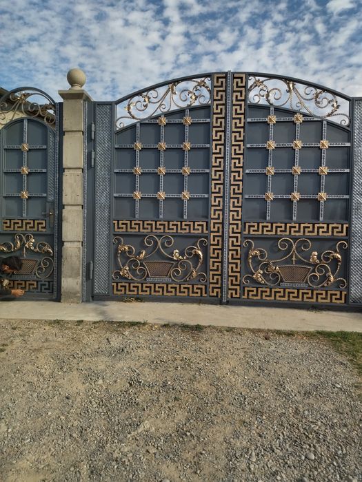 покраска ворот. дверей