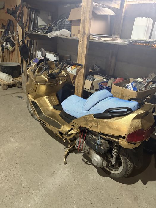 Yamaha 250 cc scuter