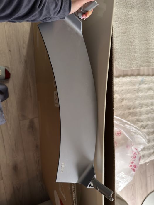 Vând televizor LG Oled curbat smart tv diagonala 140